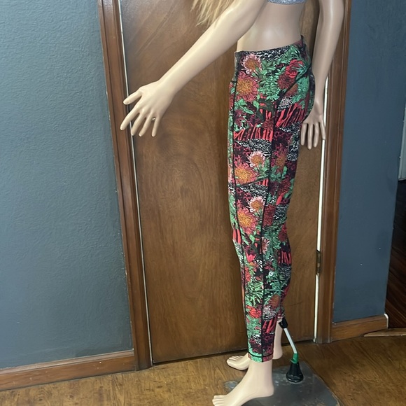 Lululemon"Speed Up Tight * Full - On Luxtreme * 28" Zen Garden Multi - Picture 14 of 14